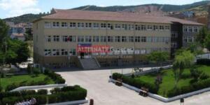 Pazartesi sabahıydı. Zil yeni ç’almış,